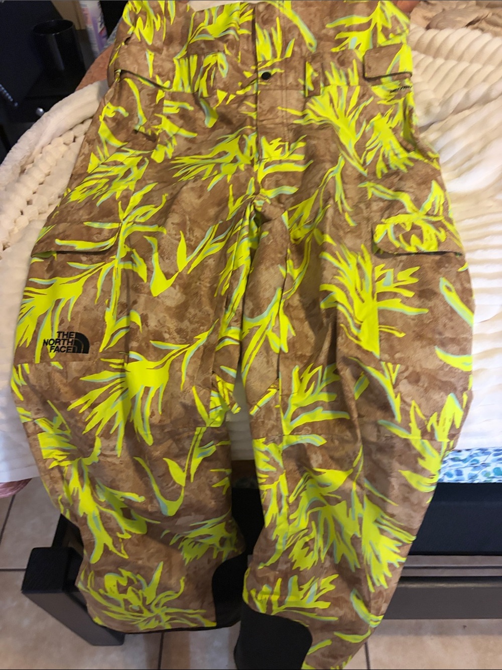 The North Face Brown Cargo Pants with Neon Yellow Print men’s size m